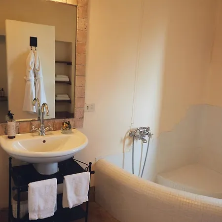 Tatil Evi Ancient Monastery In The Lariani Mountains