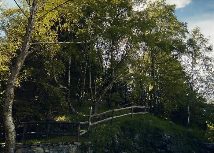Ancient Monastery In The Lariani Mountains 切尔诺比奥